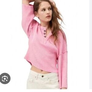 2/25 Urban Outfitters crop button Henley pink ribbed top shirt
